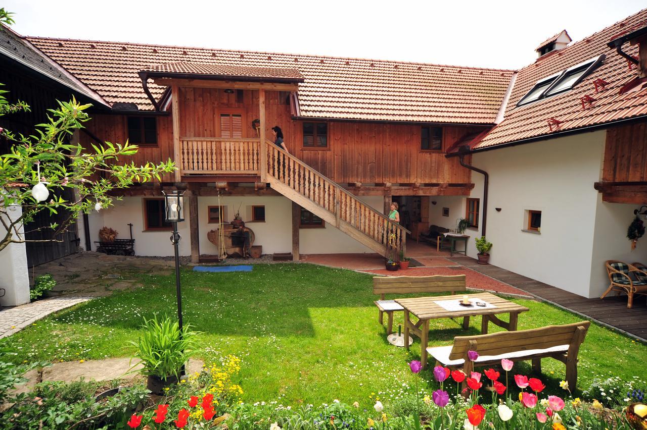 Vitalhof Roithinger Grieskirchen Exterior foto